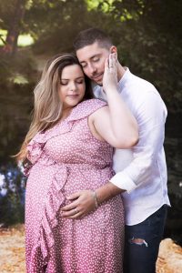 Reportaje y sesion de fotos embarazo premama en Murcia en las fuentes del marques caravaca