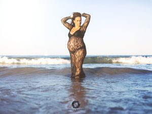 sesion de fotos de embarazada en la playa en murcia