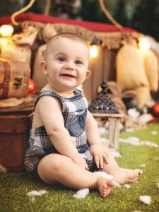 sesión de fotos de navidad en globo peques niños bebe y familia en murcia