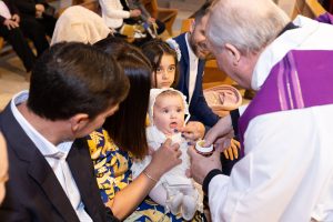 fotos del día del bautizo en la iglesia en Alcantarilla Murcia
