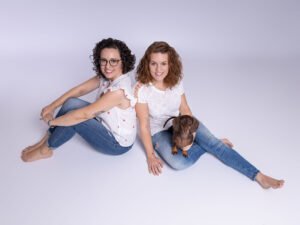 Sesión de fotos en estudio de Berlín, un teckel mini con su familia